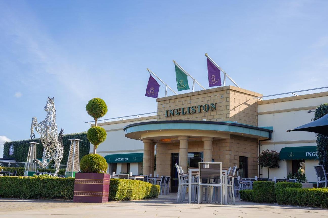 Ingliston Country Club Hotel Бишоптон Экстерьер фото